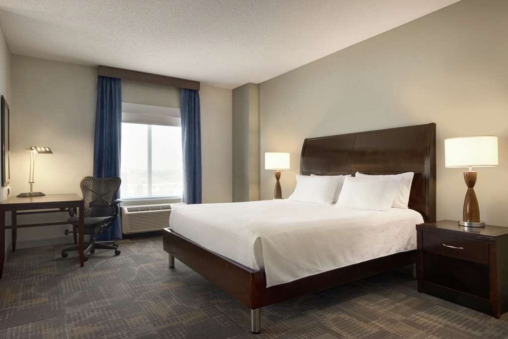 Фото Hilton Garden Inn Minneapolis Downtown