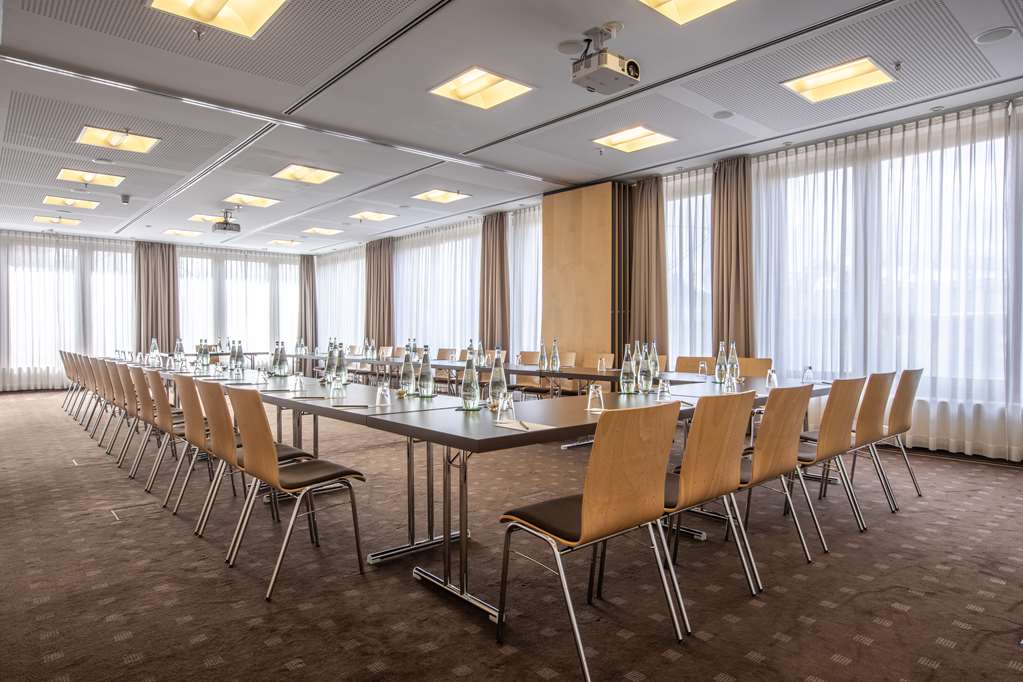 Фото Radisson Blu Hotel, Hannover