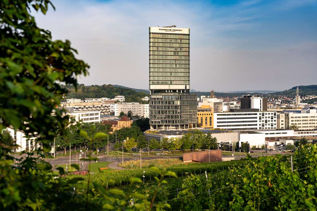 Фото Radisson Blu Hotel At Porsche Design Tower Stuttgart