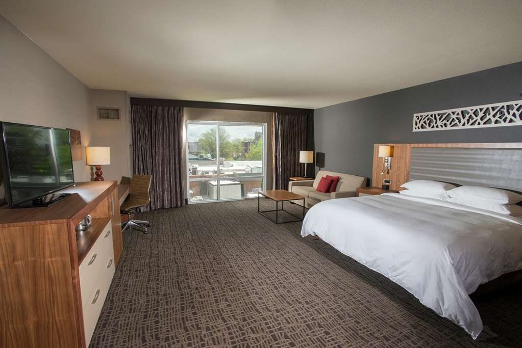 Фото The Broadway Columbia - a DoubleTree by Hilton
