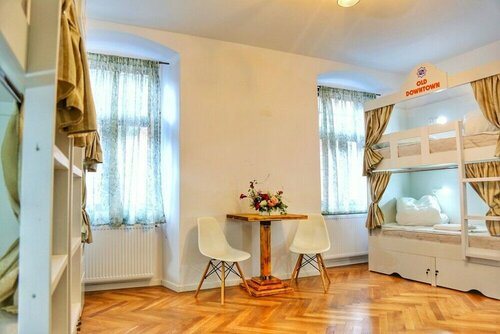 Гостиница Old Downtown Hostel в Брашове