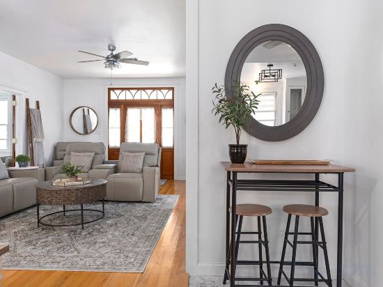 Фото Stunning Retreat Hot Tub Fire Pit Family Grill Wifi