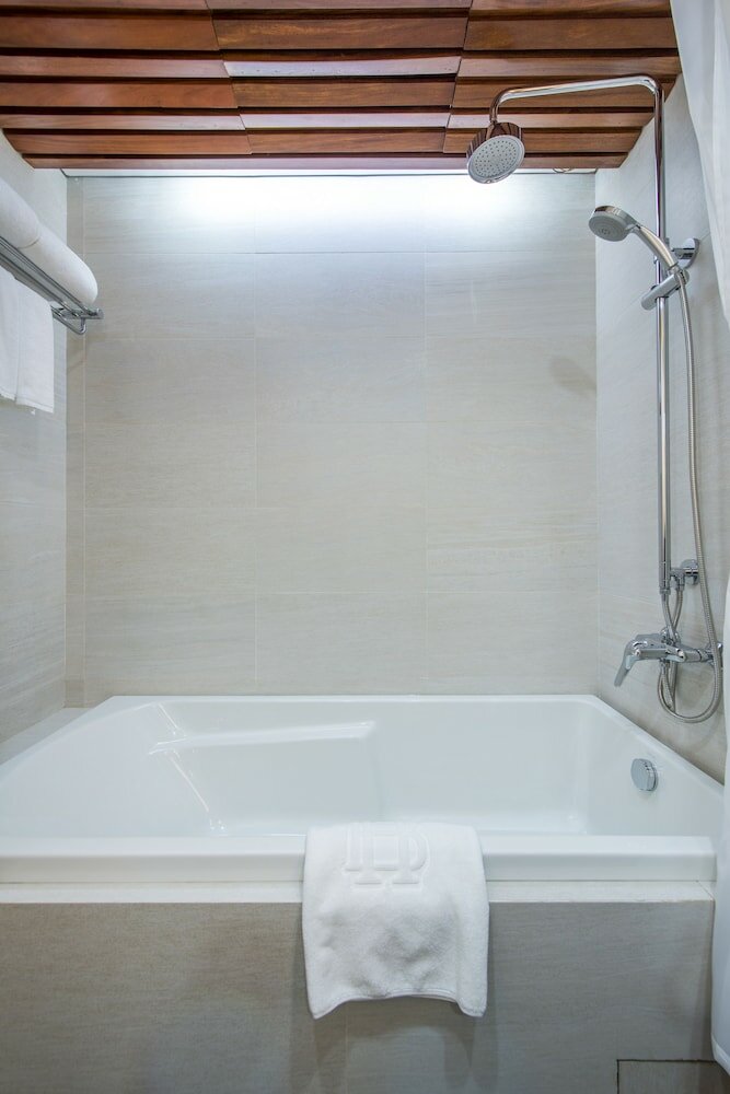 Фото Hai Bay Hotel