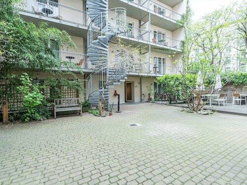 Schoenhouse Apartments