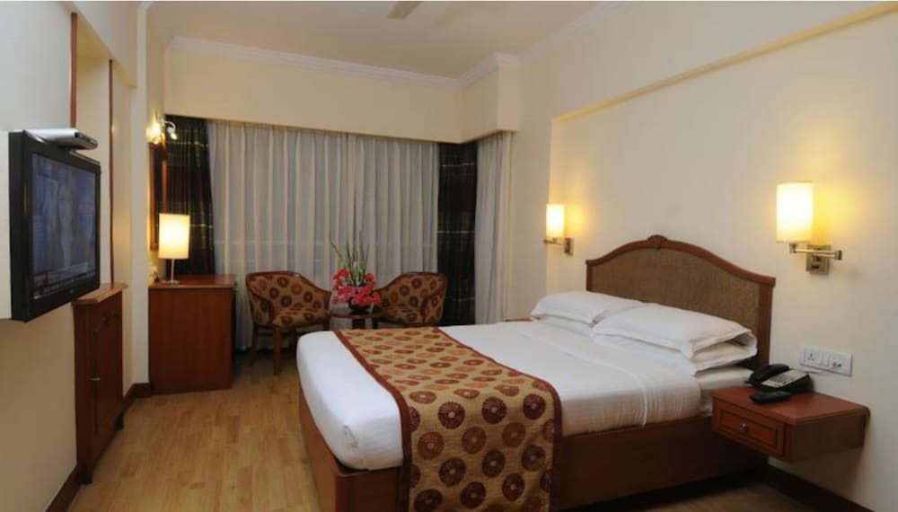 Фото Fariyas Hotel