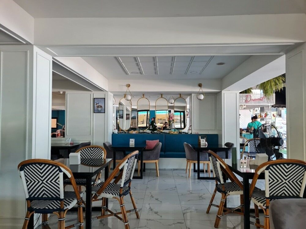 Фото Opal House Hotel & Restaurant