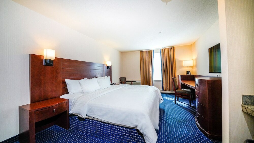 Фото West Edmonton Mall Inn