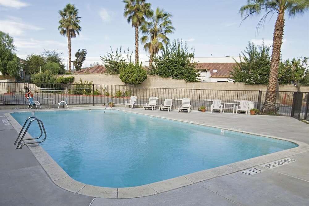 Фото Americas Best Value Inn Thousand Oaks