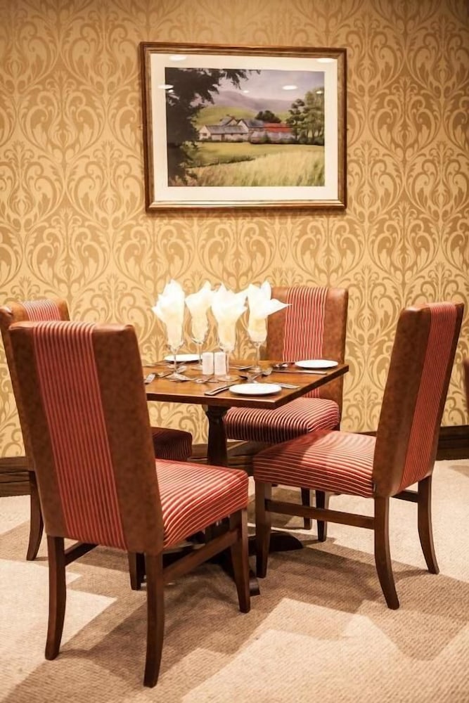 Фото Latterkenny Court Hotel