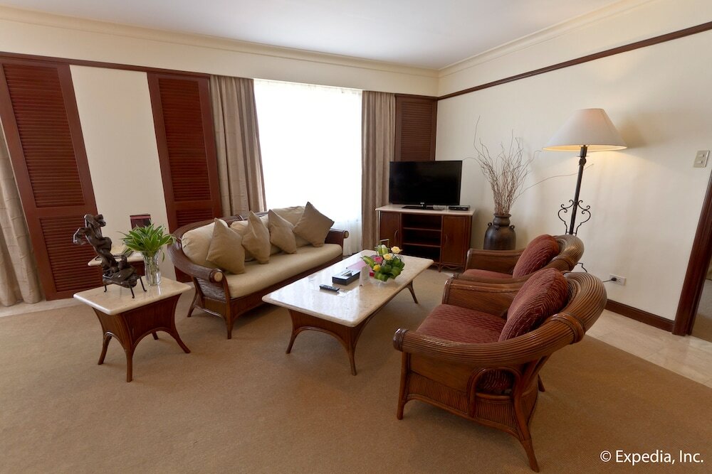 Фото Waterfront Airport Hotel & Casino