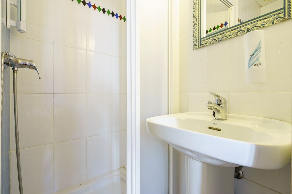 Фото Oyo Hostal Austria