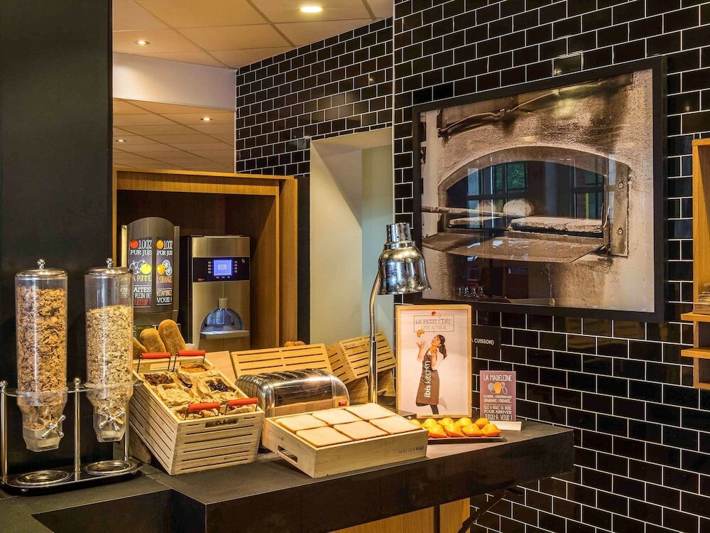 Фото B&B HOTEL Lille Roubaix Centre Grand-Place