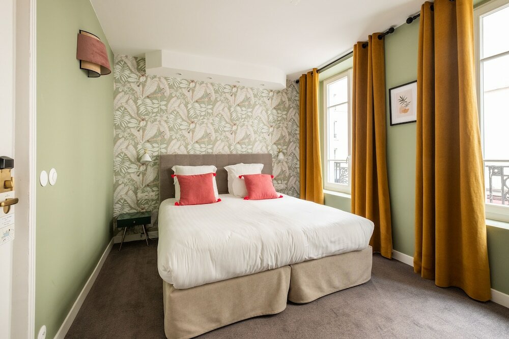 Фото Hotel des Batignolles