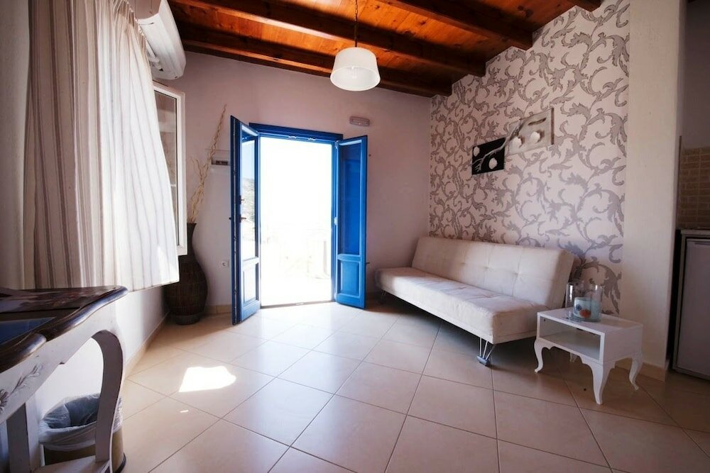 Фото Amorgion Hotel