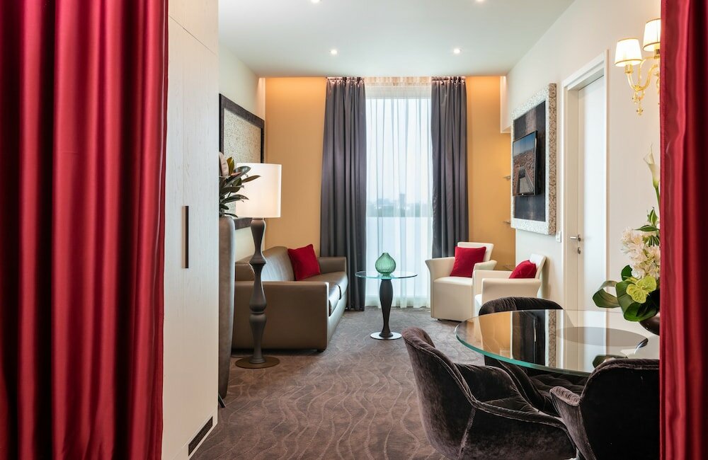 Фото Leonardo Royal Hotel Venice Mestre