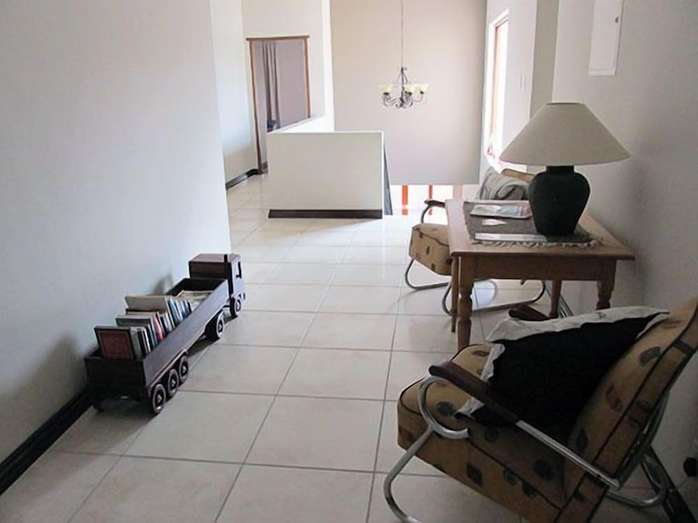 Фото Karoo Sun Boutique Guest House