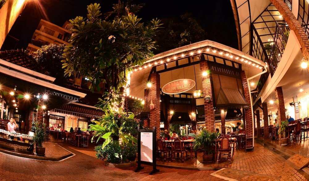 Фото Silom Village Inn