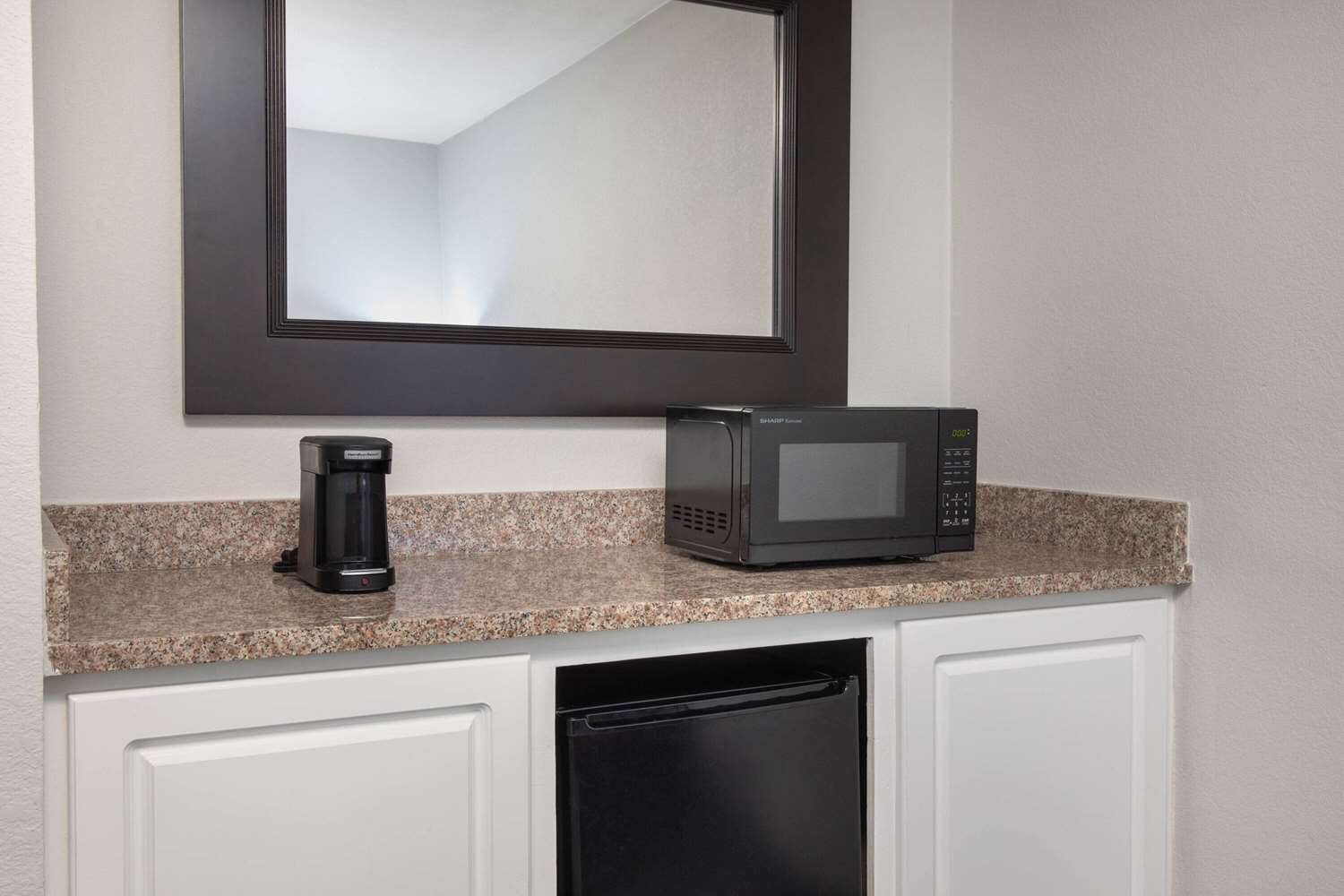 Фото La Quinta Inn & Suites by Wyndham Atlanta Airport South