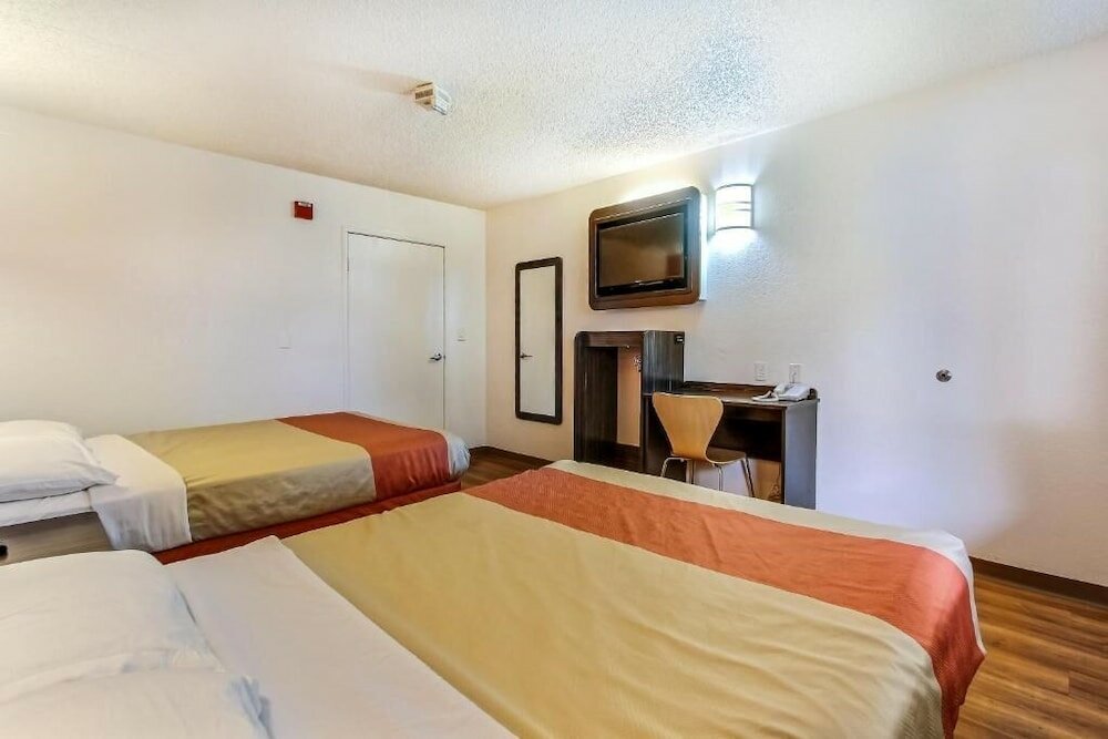 Фото Motel 6 Marina, Ca - Monterey