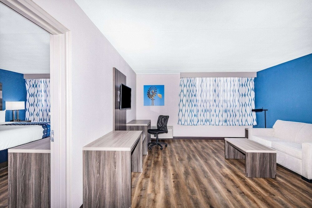 Фото Wingate by Wyndham Wichita Airport