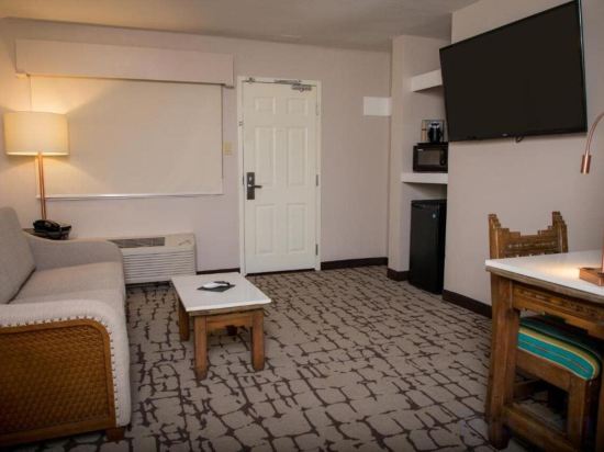 Фото Hotel Don Fernando de Taos, Tapestry Collection by Hilton