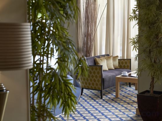 Фото Antoinette Hotel Wimbledon