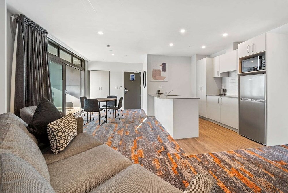 Фото Ramada by Wyndham Newmarket Auckland