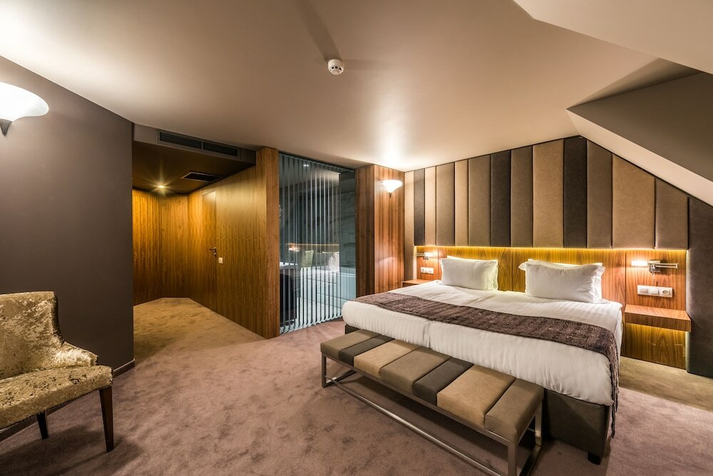 Фото All Seasons Residence Hotel