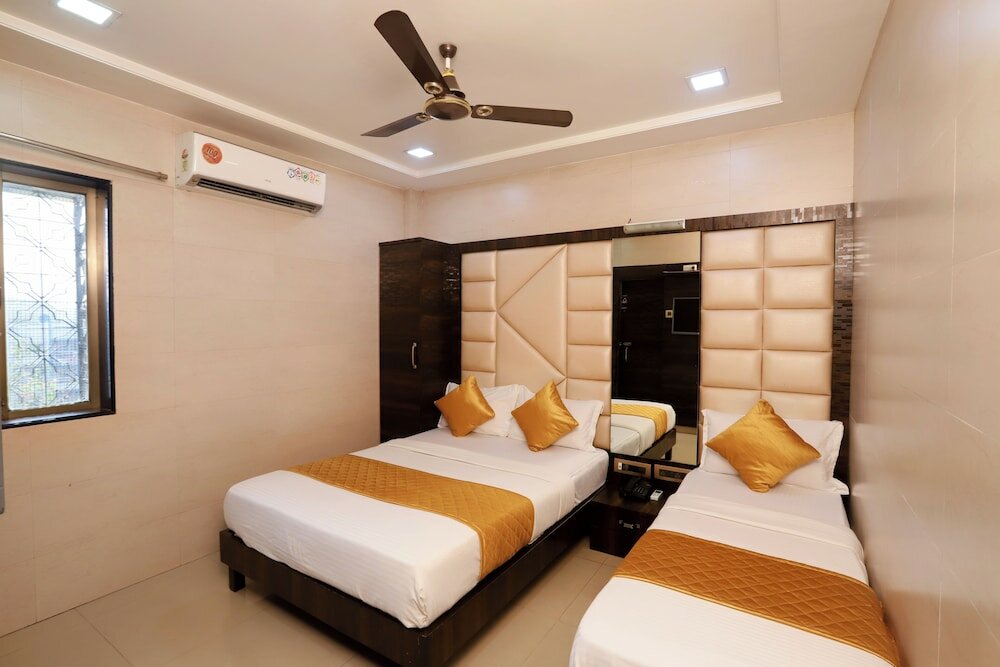 Фото Hotel Karishma