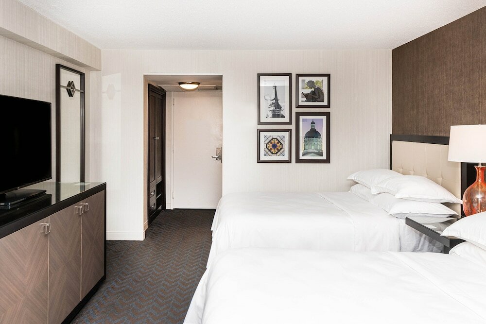 Фото Sheraton Indianapolis City Centre Hotel