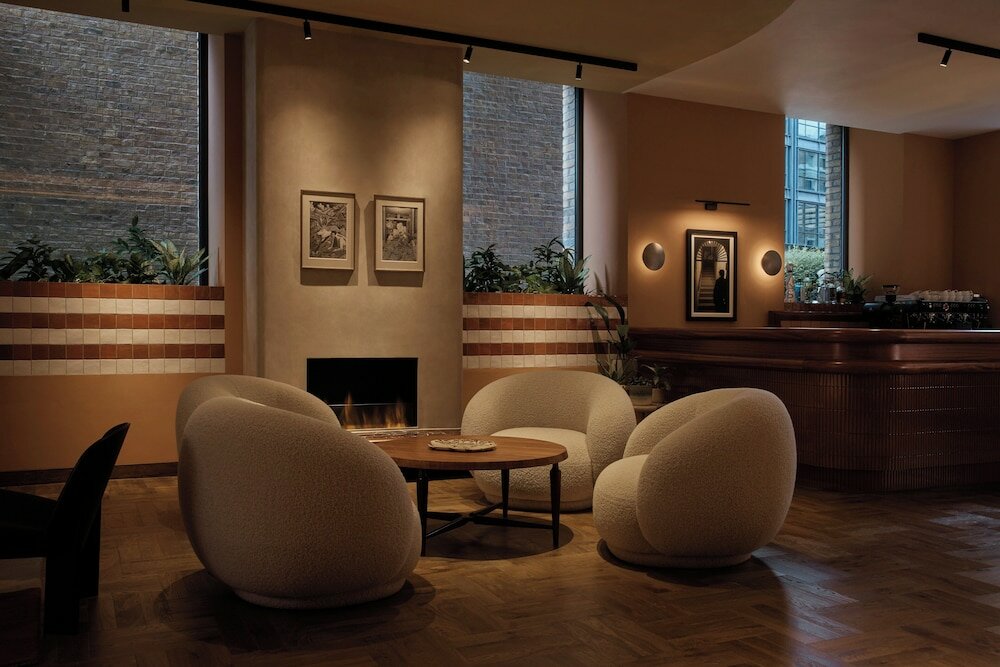 Фото Devonshire Club & Hotel