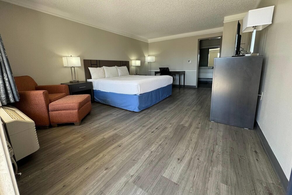 Фото Days Inn by Wyndham Georgetown