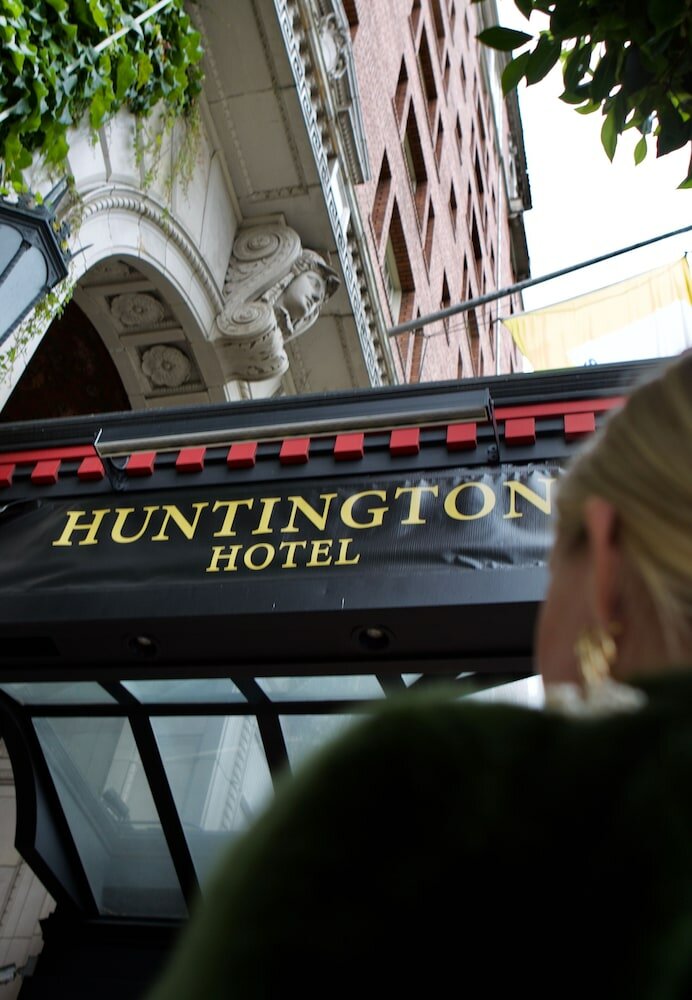 Фото Huntington Hotel