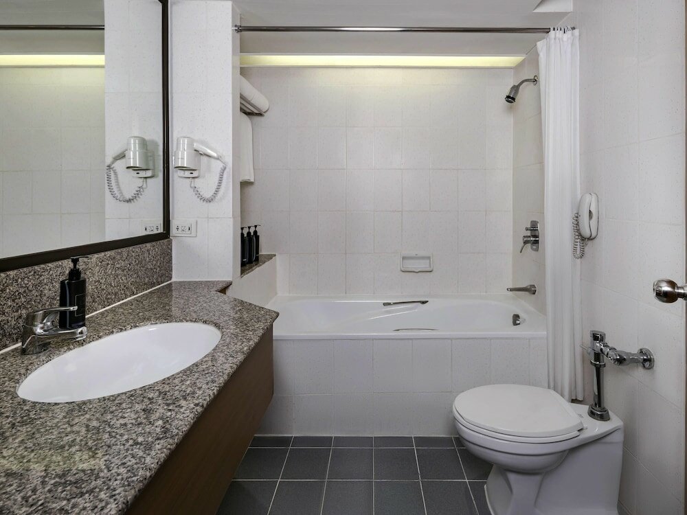 Фото Grand Mercure Bangkok Atrium