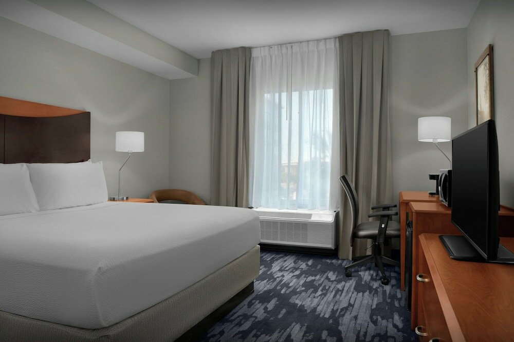 Фото Fairfield Inn & Suites Phoenix Chandler Fashion Center