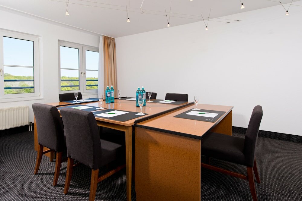 Фото Отель Coffee Fellows Frankfurt-Airport