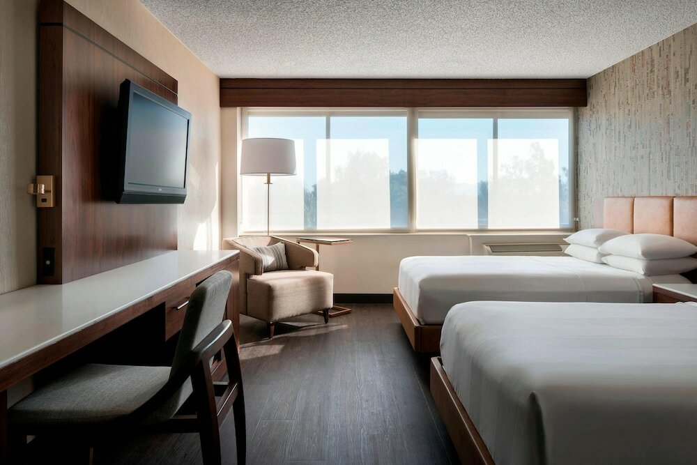 Фото Fullerton Marriott at California State University