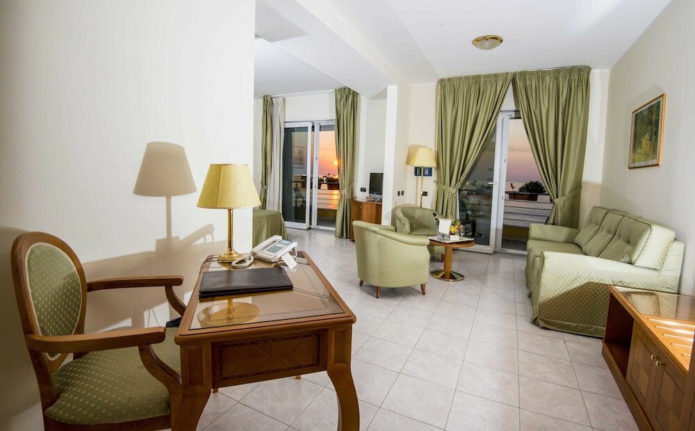 Фото Grand Hotel Victoria