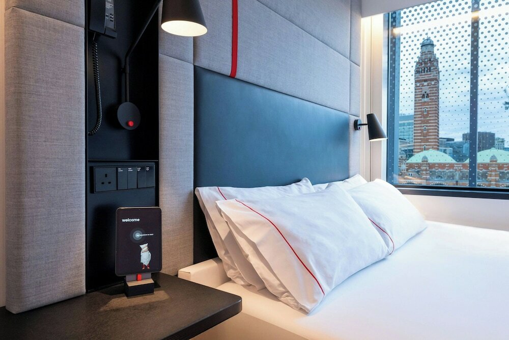 Фото CitizenM London Victoria Station
