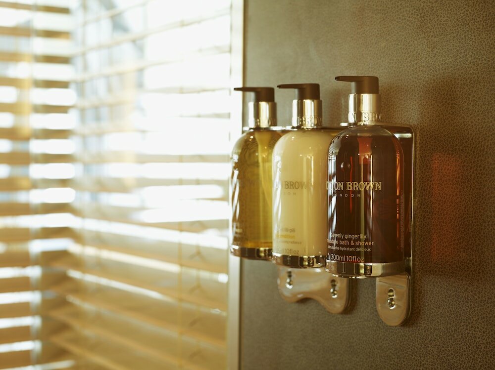 Фото Le Germain Hotel Maple Leaf Square