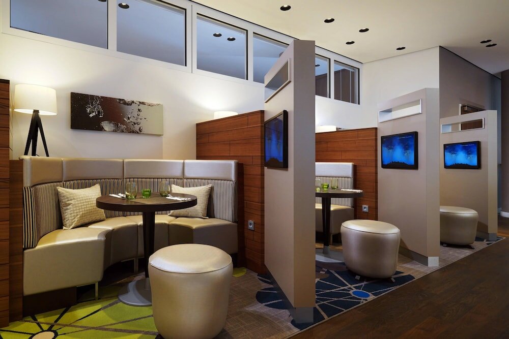 Фото Courtyard by Marriott Cologne