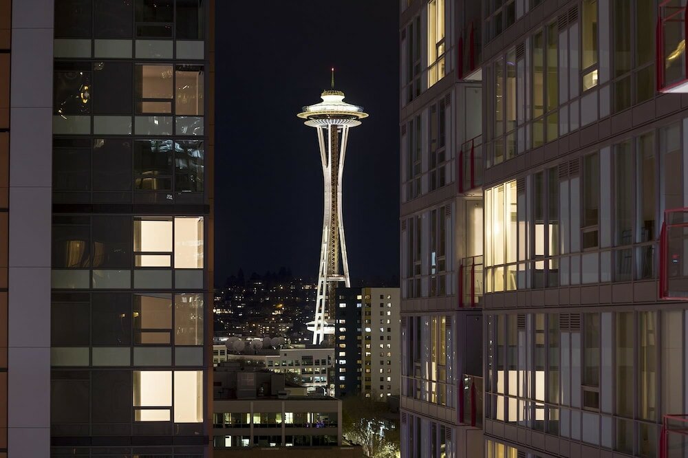 Фото Warwick Seattle