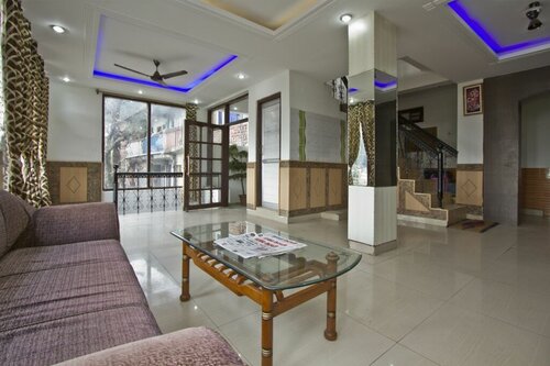 Oyo 4605 Hotel Aakarsh