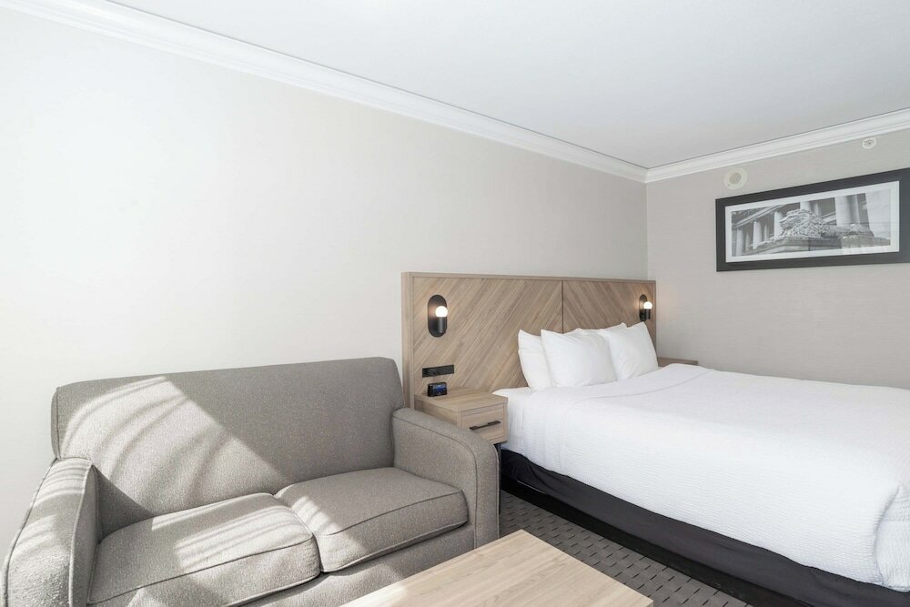 Фото Sandman Hotel Vancouver Downtown