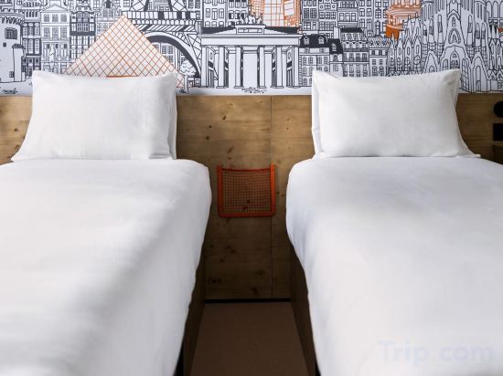Фото EasyHotel Madrid Alcala