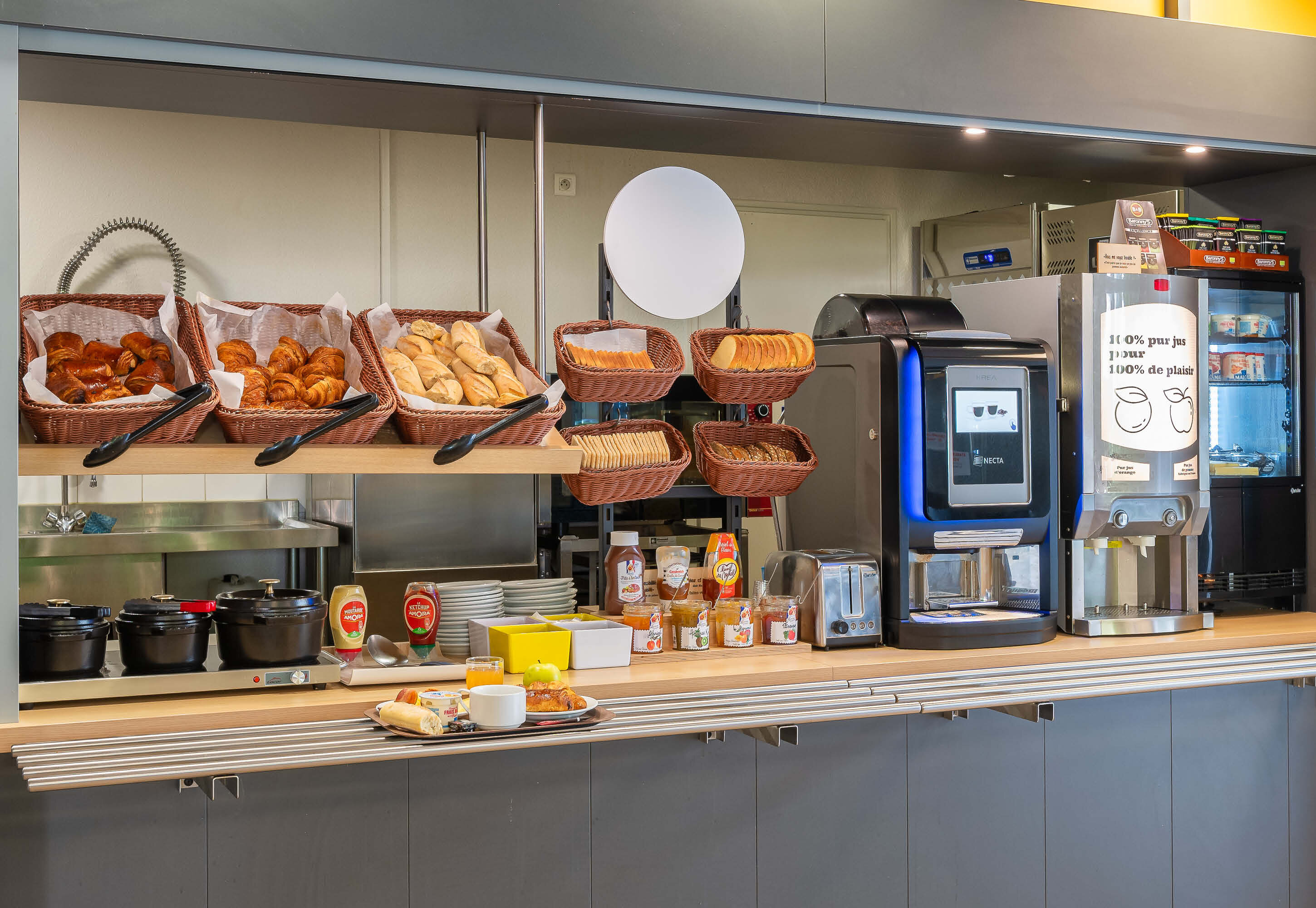 Фото B&b Hotel Lyon Centre Monplaisir