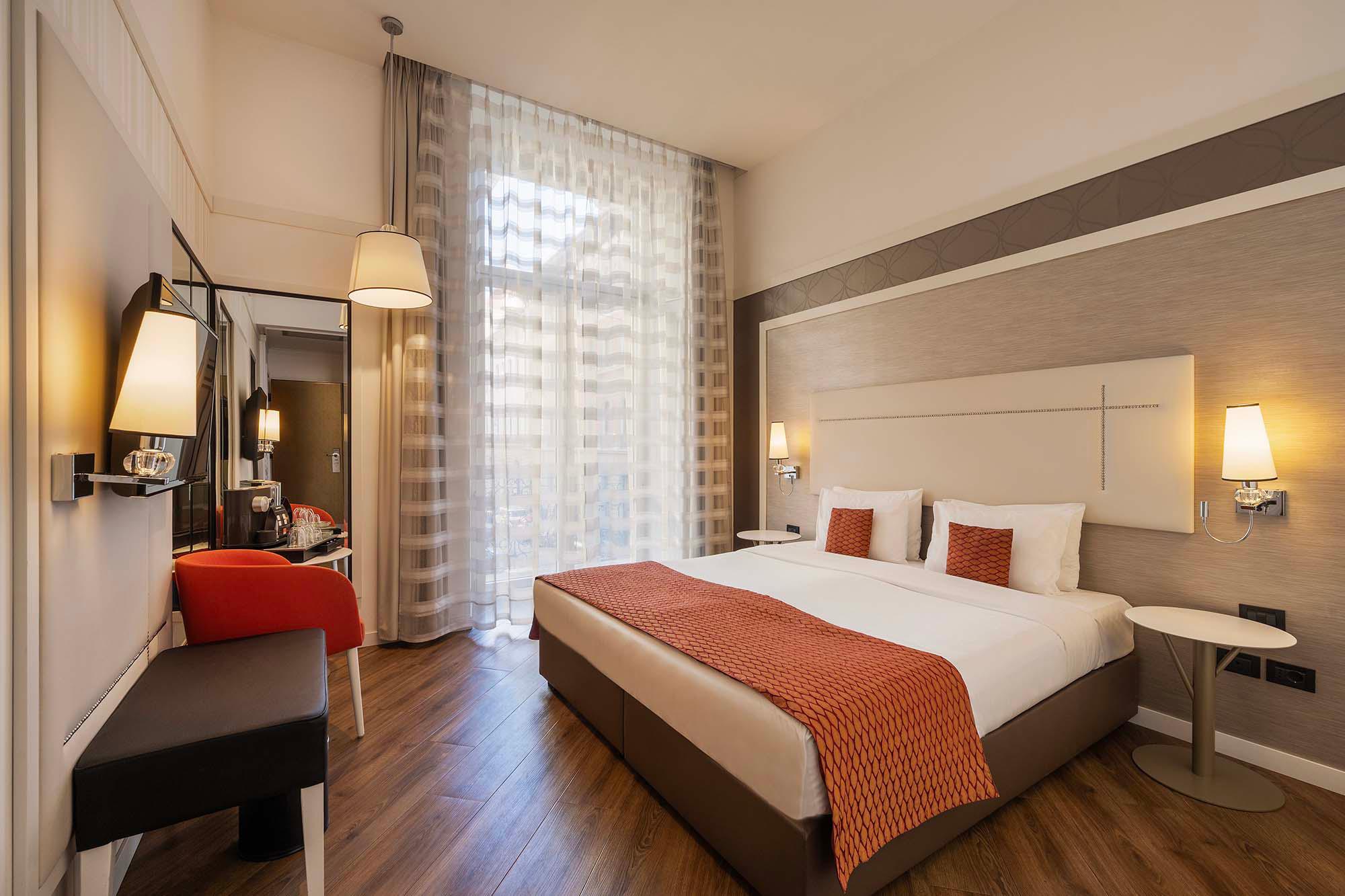 Фото Ikonik Parlament