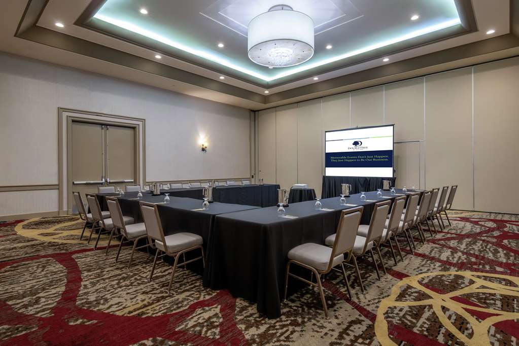 Фото DoubleTree by Hilton Los Angeles - Norwalk