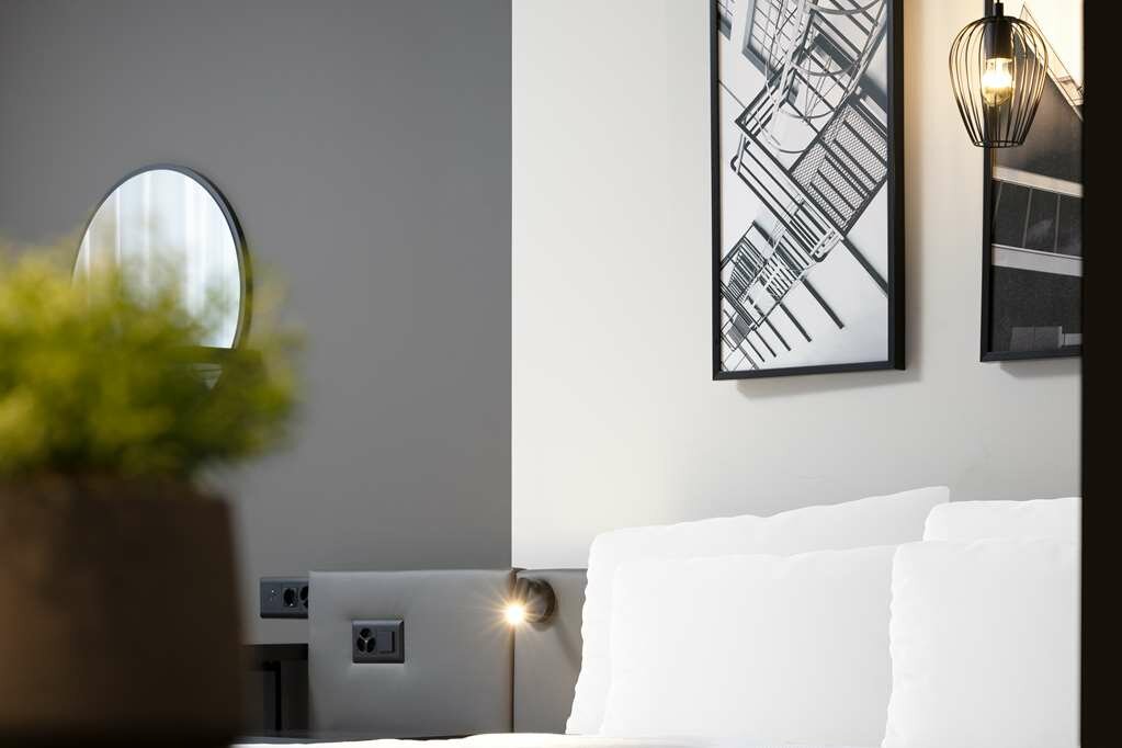 Фото Radisson Hotel & Suites Zurich 