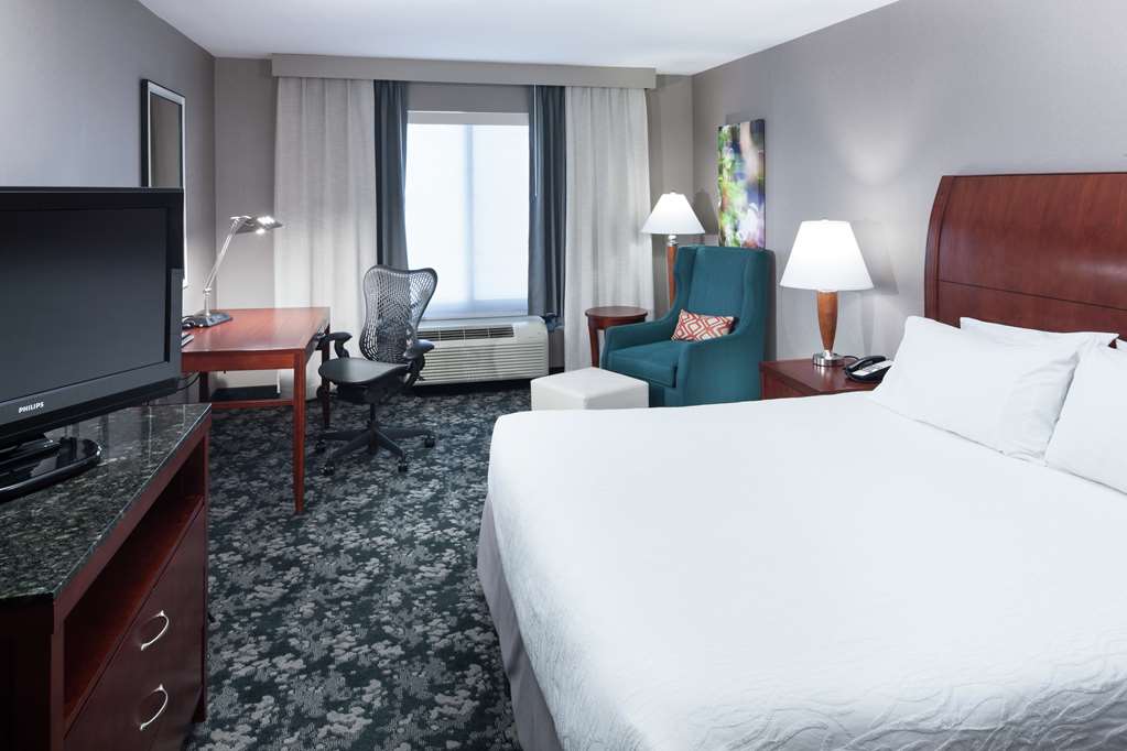Фото Hilton Garden Inn Naperville/Warrenville